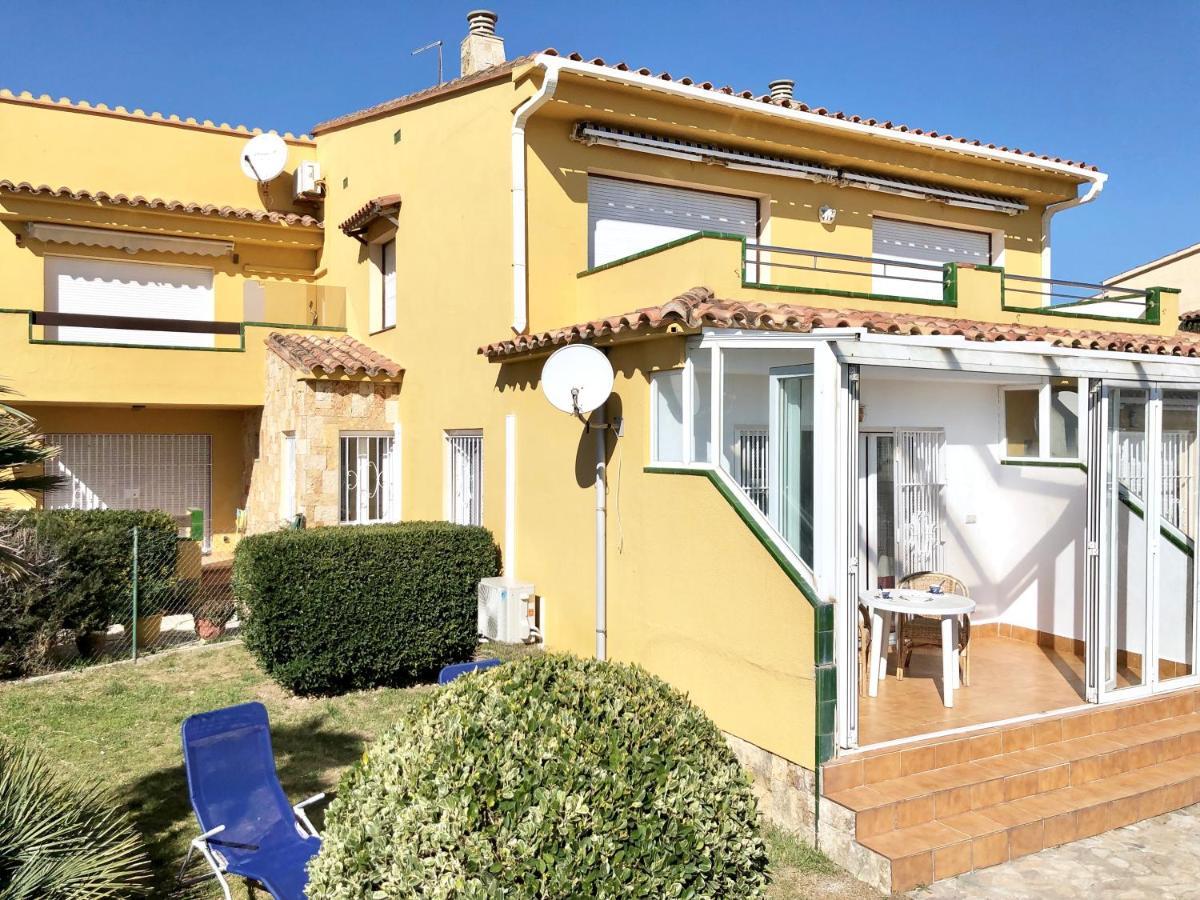 Apartament Amb Jardi A La Platja D'エンプリアブラバ エクステリア 写真