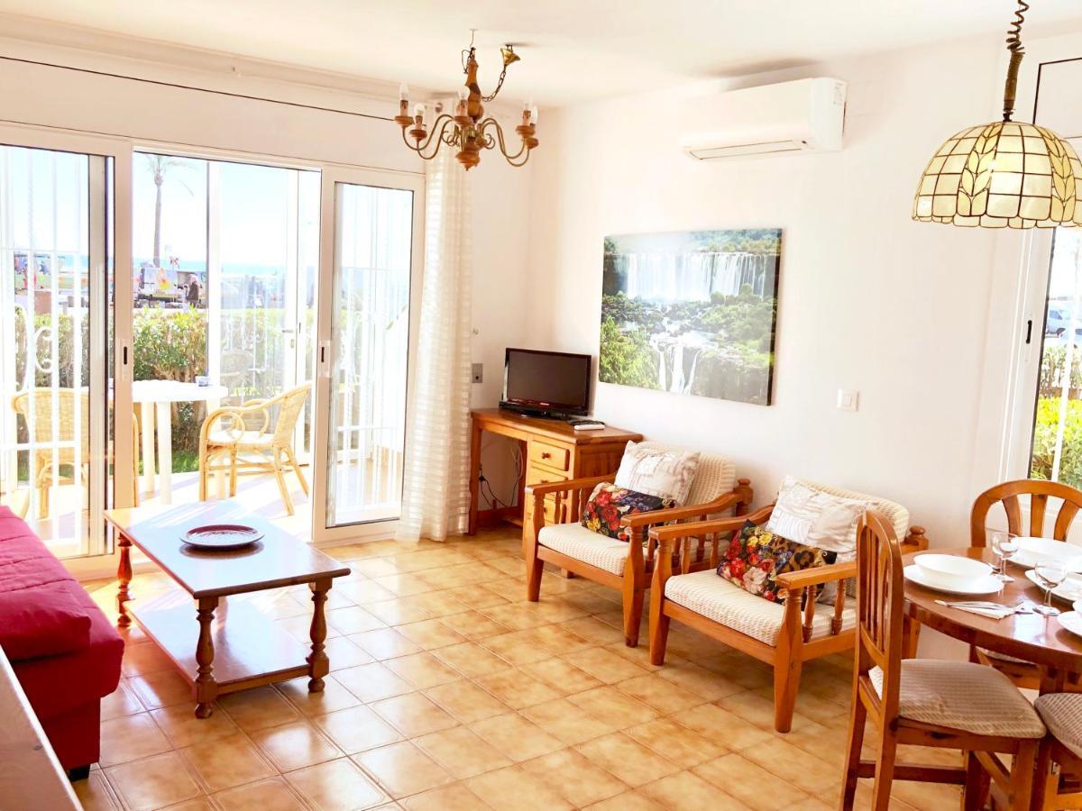 Apartament Amb Jardi A La Platja D'エンプリアブラバ エクステリア 写真