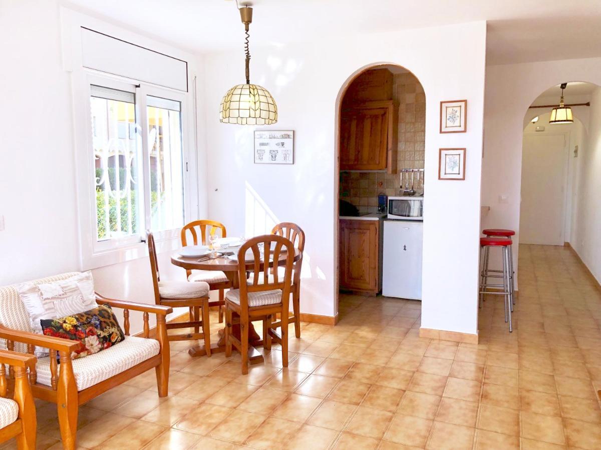 Apartament Amb Jardi A La Platja D'エンプリアブラバ エクステリア 写真