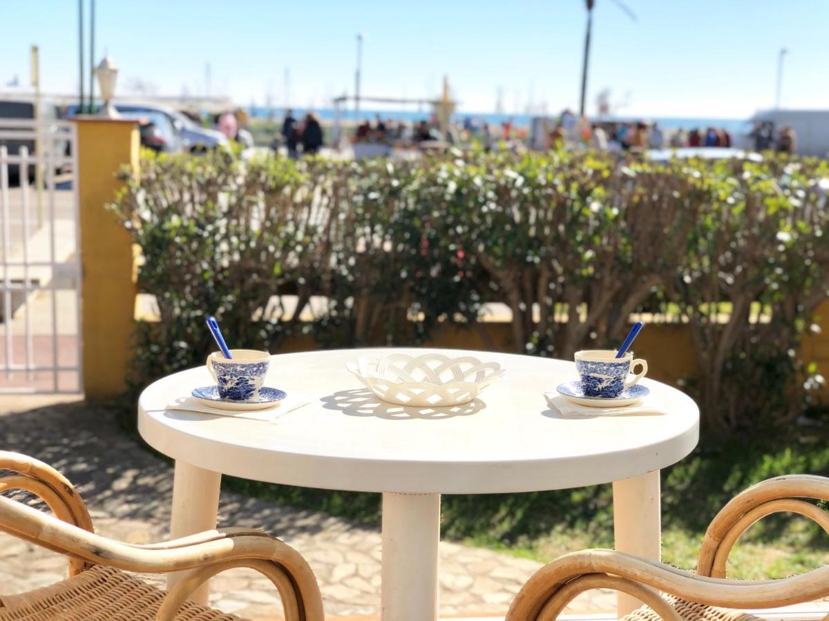 Apartament Amb Jardi A La Platja D'エンプリアブラバ エクステリア 写真